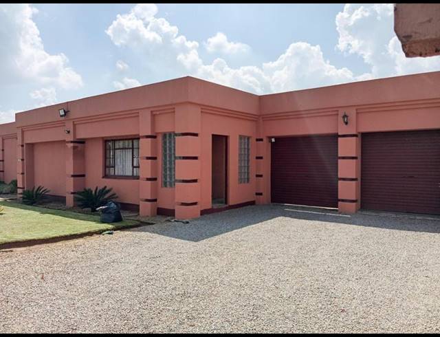 4 BEDROOM HOUSE FOR SALE IN VANDERBIJLPARK CE 3
